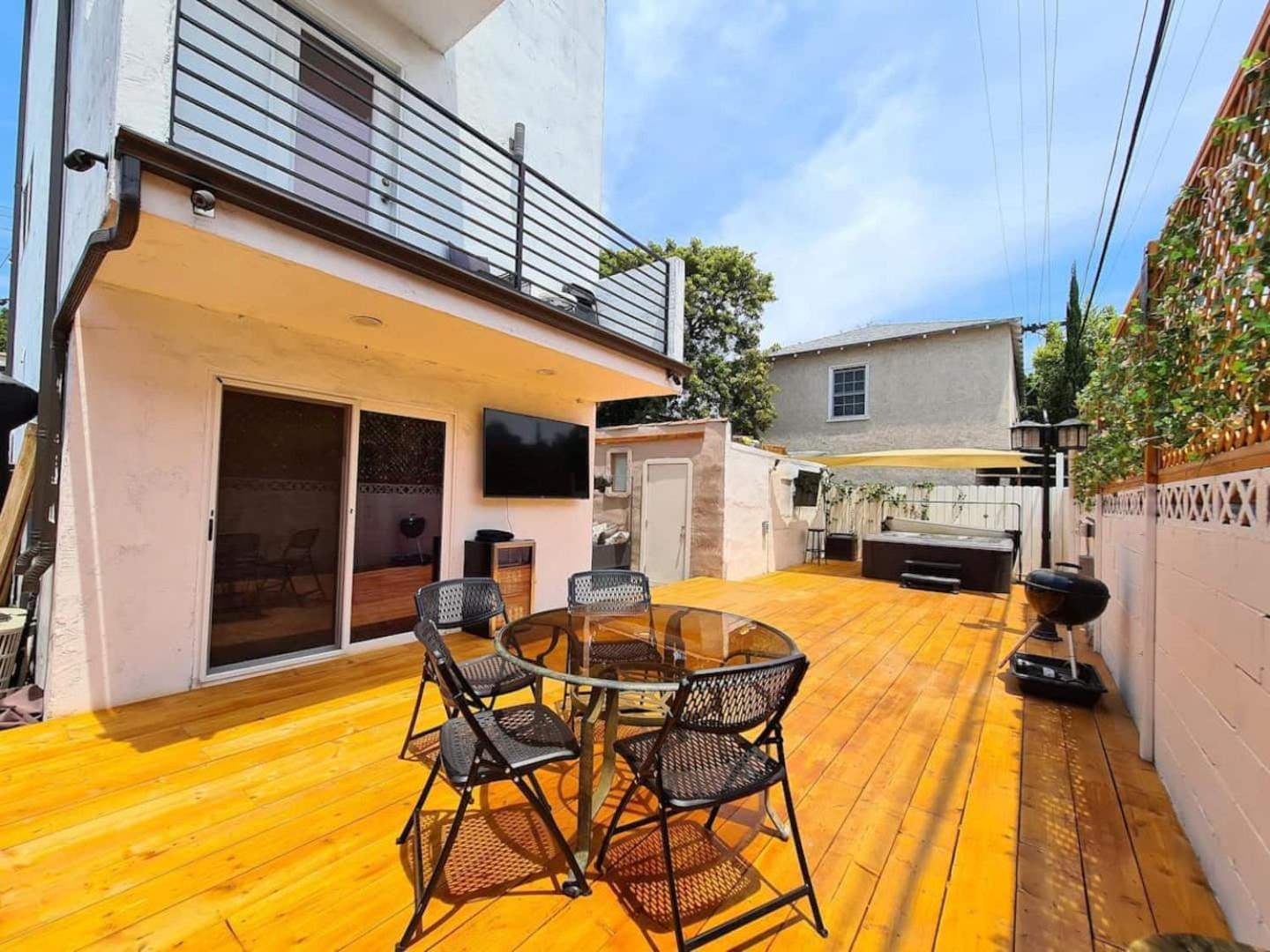 Kobe Bryant-themed 3 Bedroom With Hot Tub 10 Minutes From Rodeo Drive * Los Angeles
